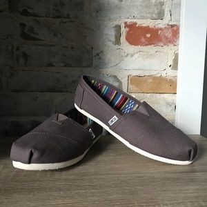 Toms chocolate brown size 9